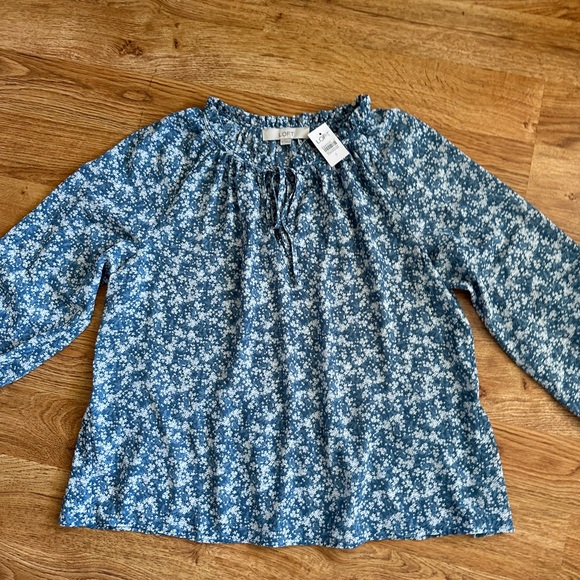 NWT LOFT Blue White Floral Blouse S - Picture 2 of 11
